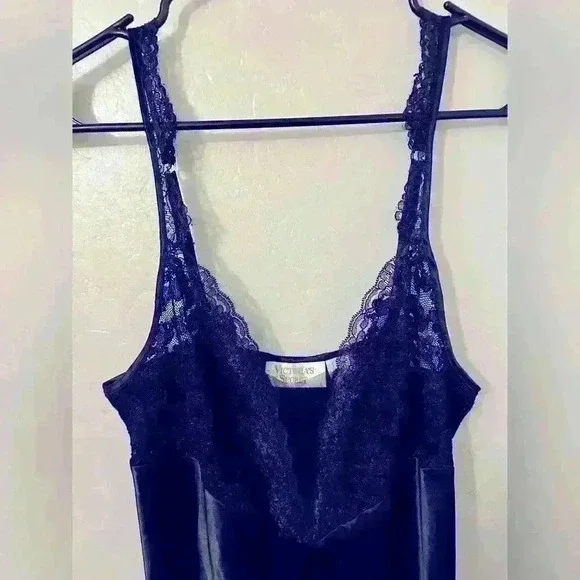Vintage Victoria’s Secret Satin and Lace Chemise Slip Dress Nightgown Size Med - Picture 3 of 5